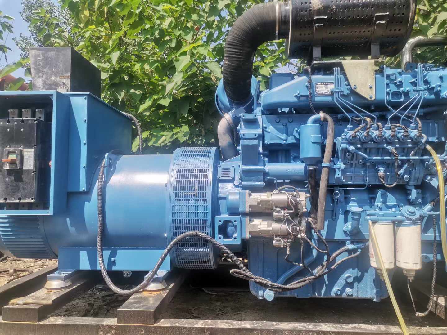 万荣详细说明降低 800kW 柴油发电机输出电流波动的方法