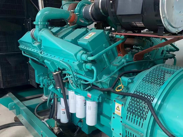 万荣更换100kW柴油发电机组机油时，需要注意哪些事项？